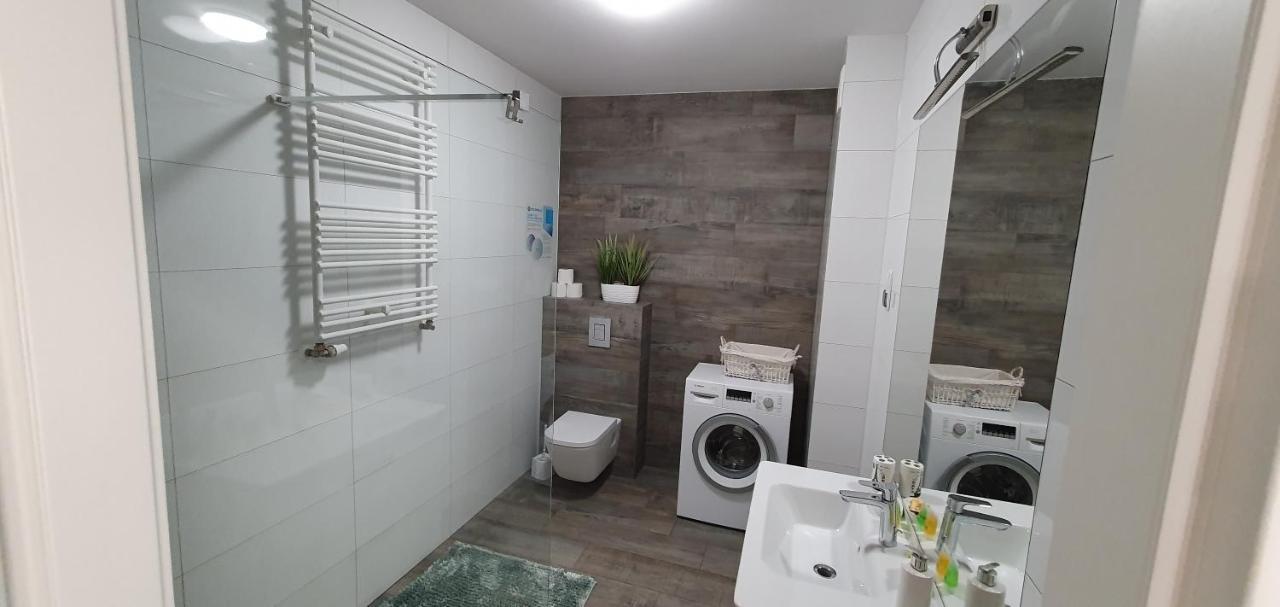 شقة Apartament Z Basenem Laura Polanki Park كولوبرزيغ المظهر الخارجي الصورة