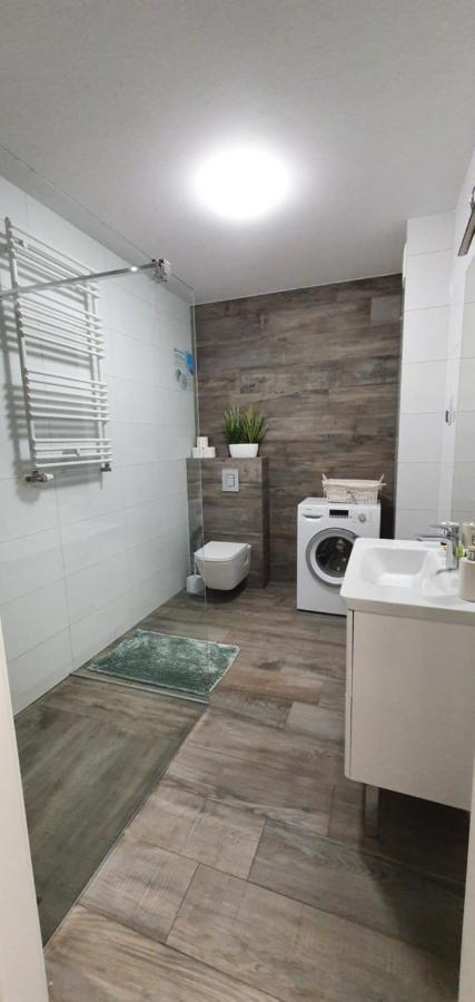 شقة Apartament Z Basenem Laura Polanki Park كولوبرزيغ المظهر الخارجي الصورة